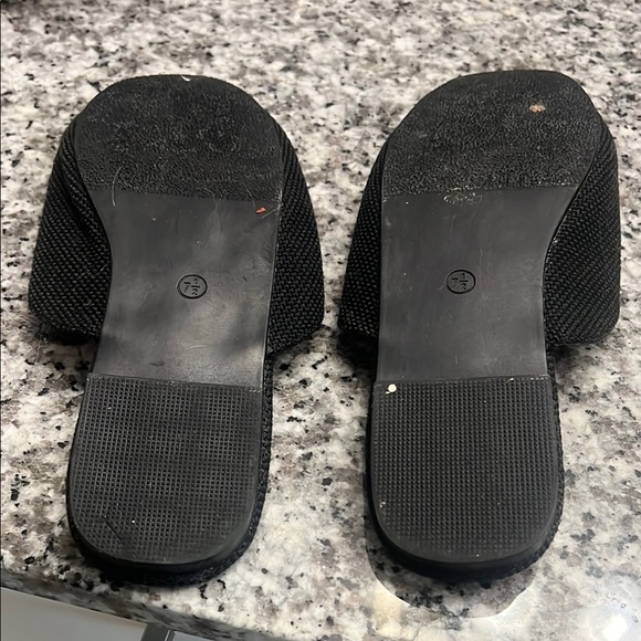 Black and Gold Flat Loafers with Metallic Accent - Picture 5 of 5